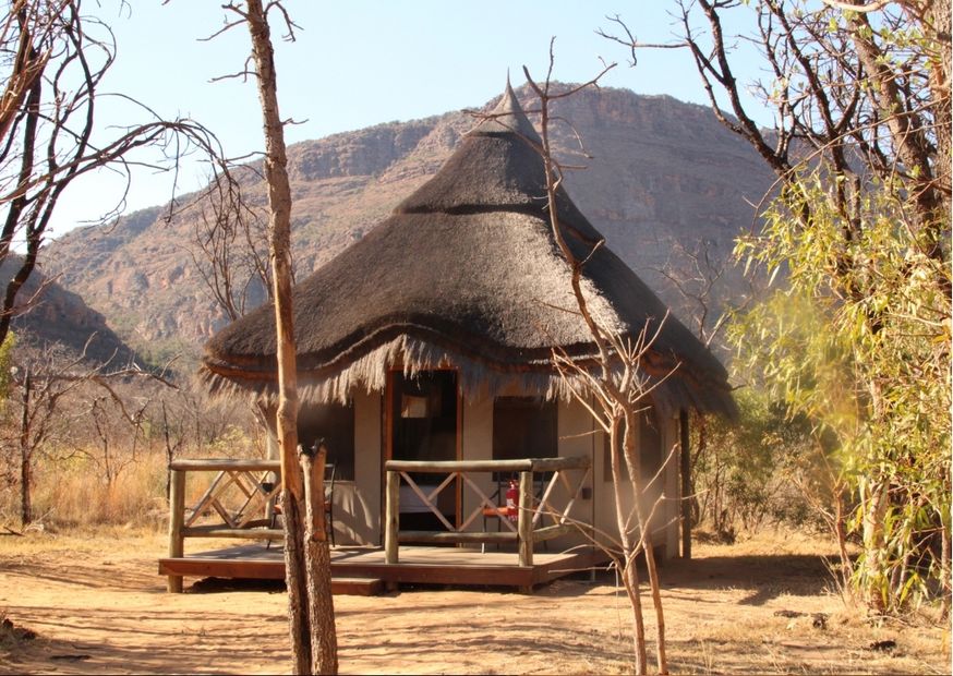 Entabeni Camp image of tent with mountain in background
